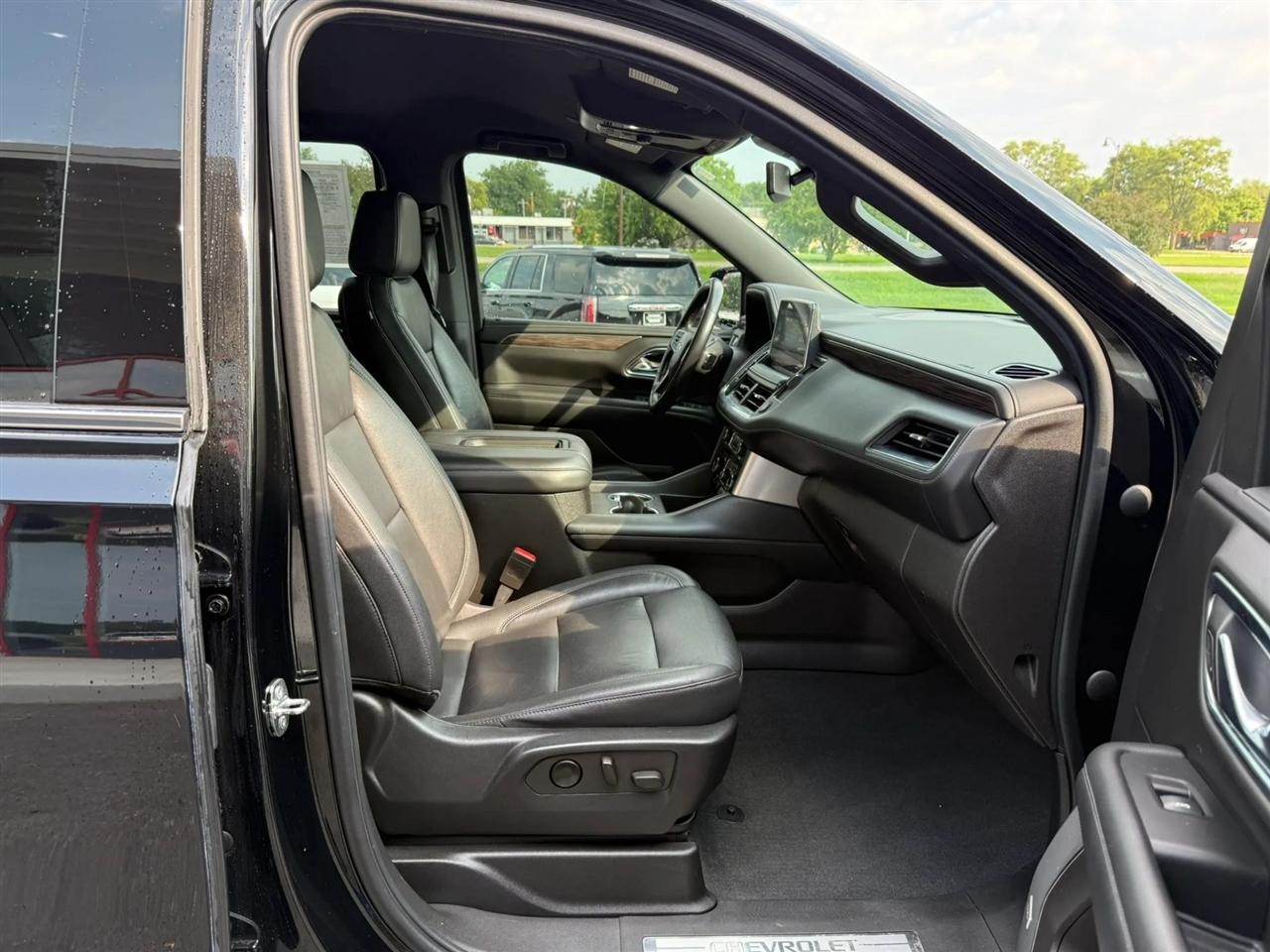 Chevrolet Suburban  2021