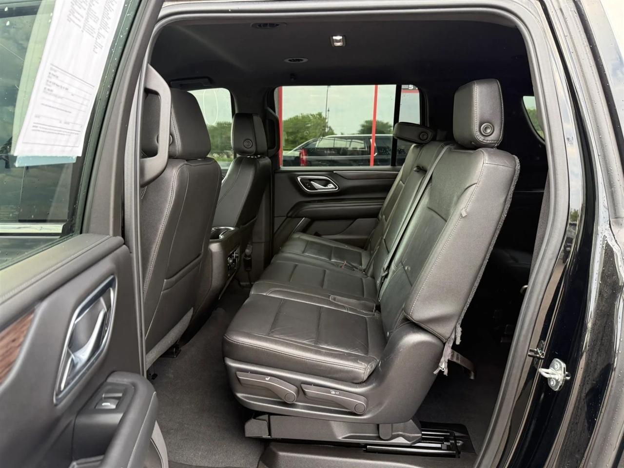 Chevrolet Suburban  2021