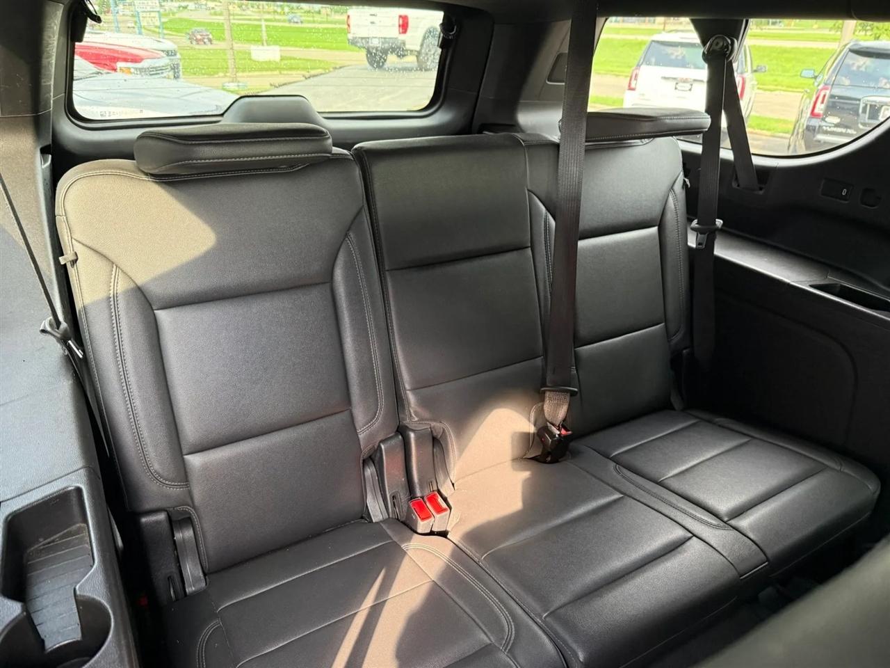 Chevrolet Suburban  2021