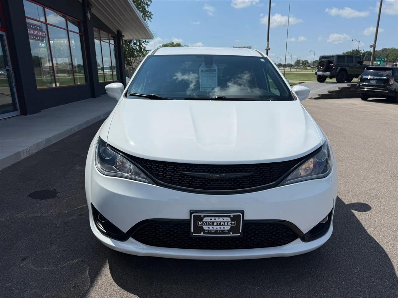 Chrysler Pacifica  2019
