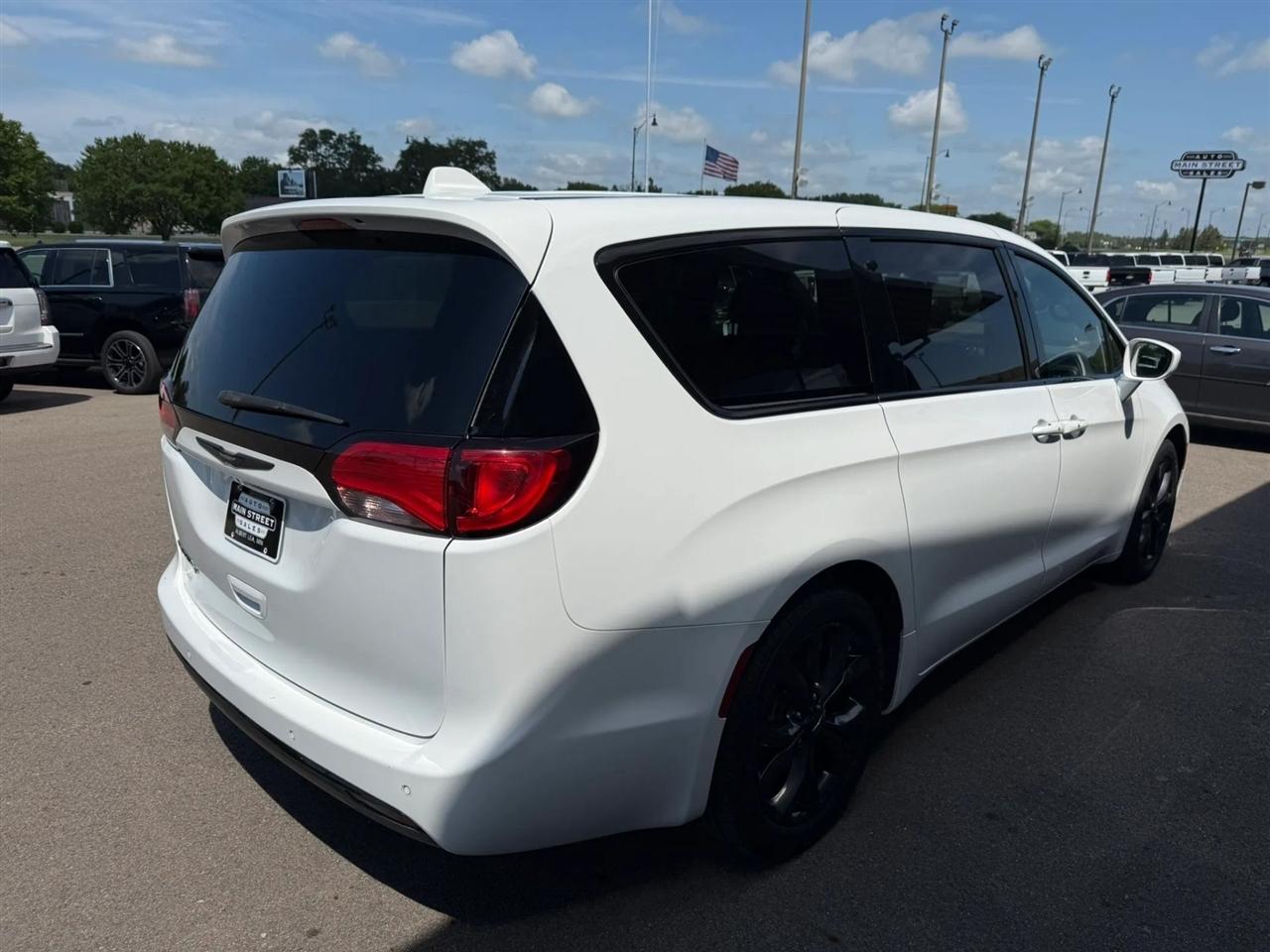 Chrysler Pacifica  2019