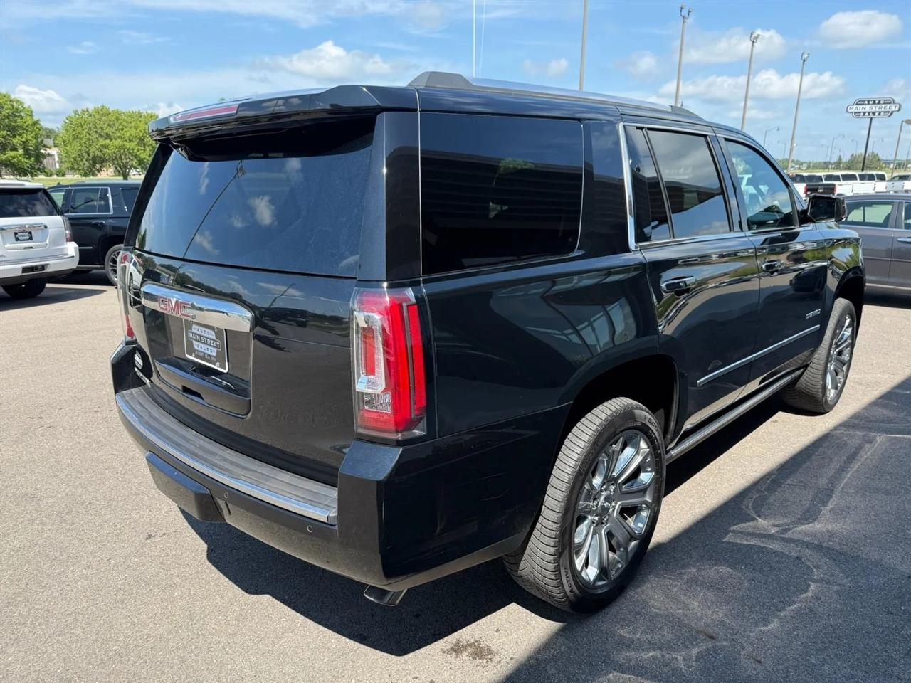 GMC Yukon Denali  2017