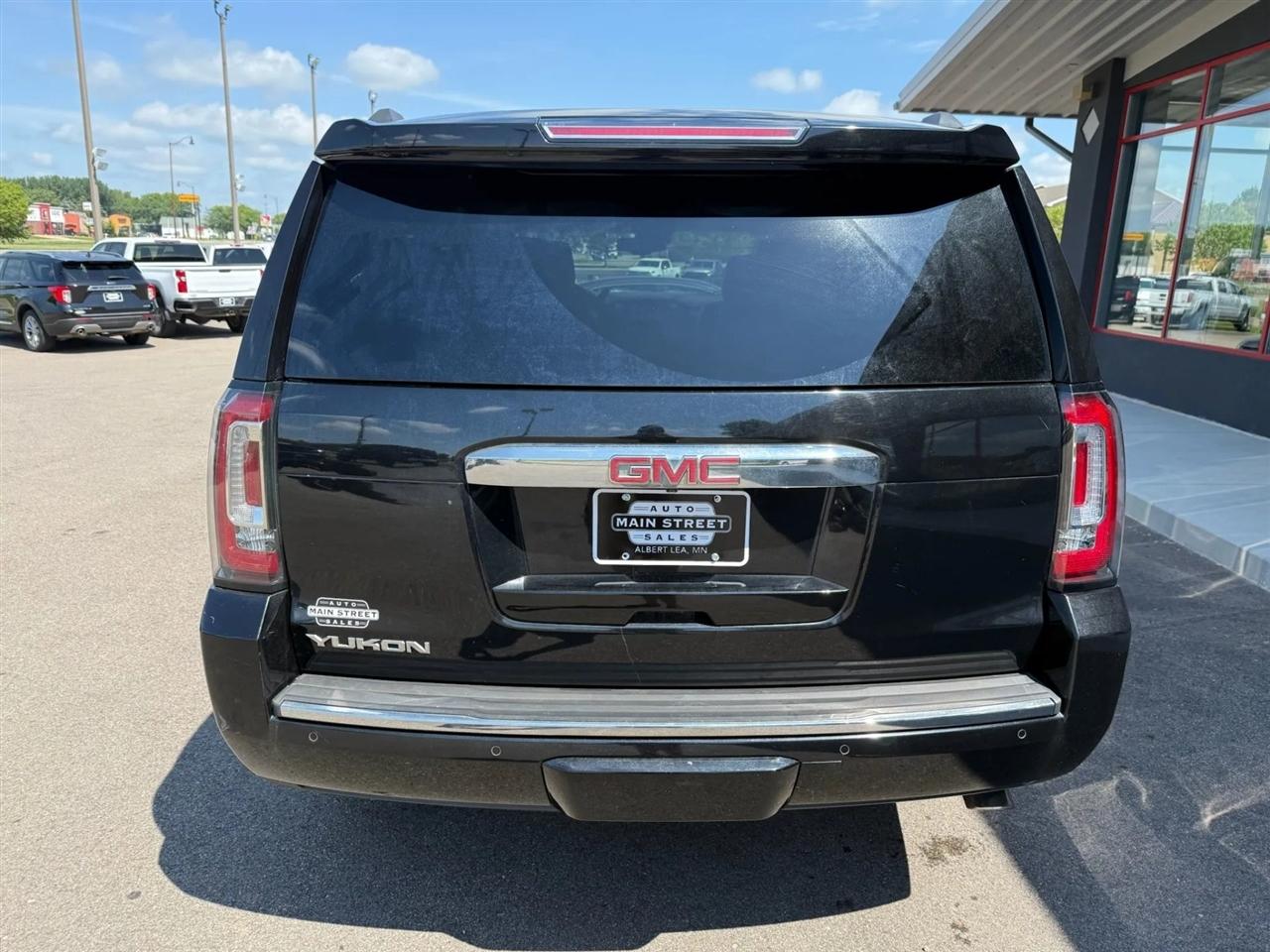 GMC Yukon Denali  2017