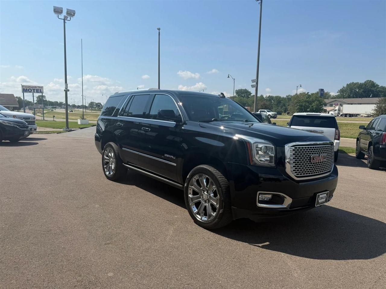 GMC Yukon Denali  2017