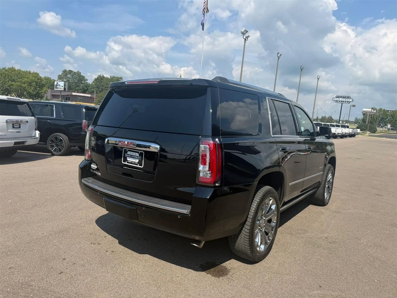 GMC Yukon Denali  2017