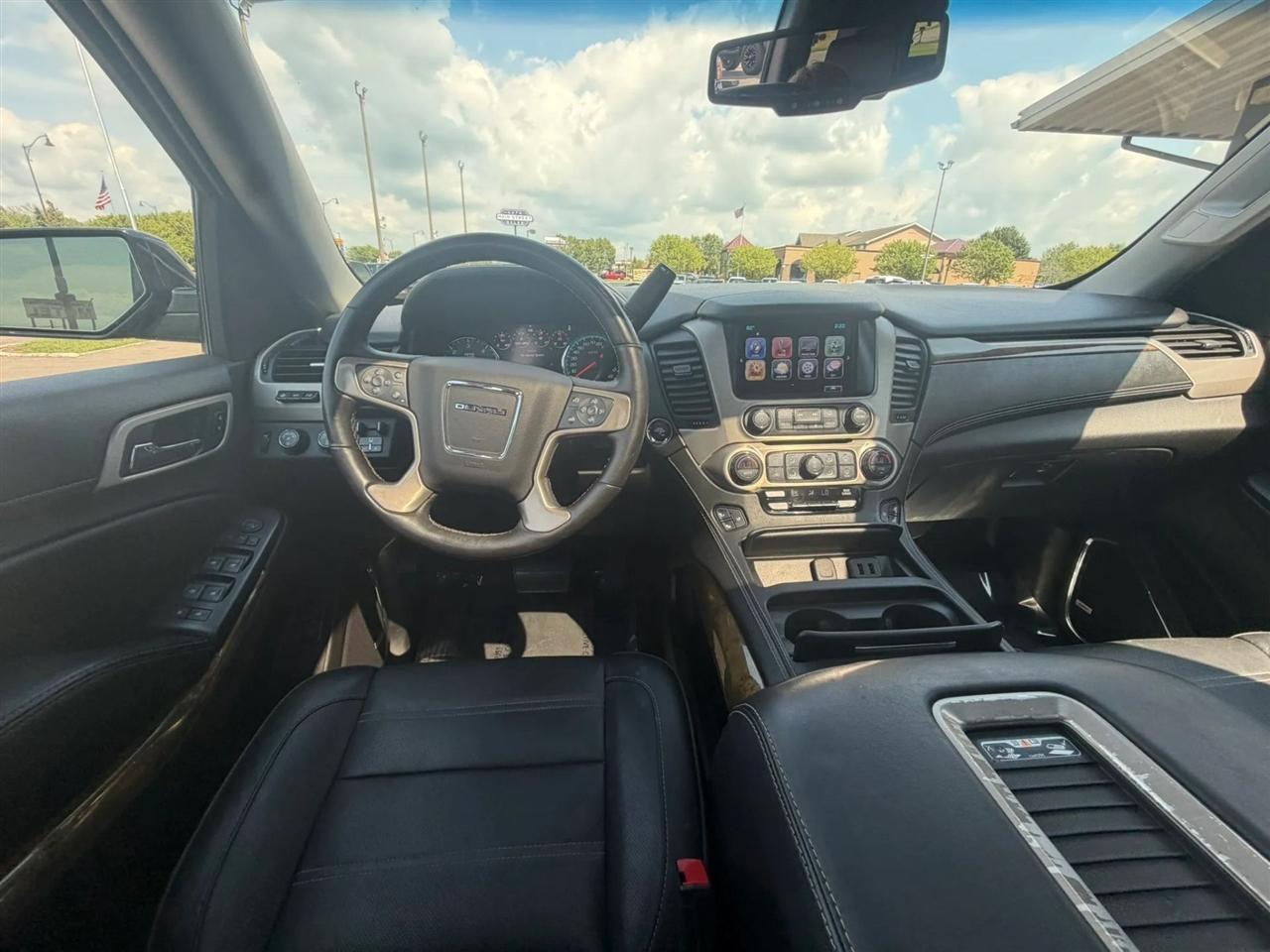 GMC Yukon Denali  2017