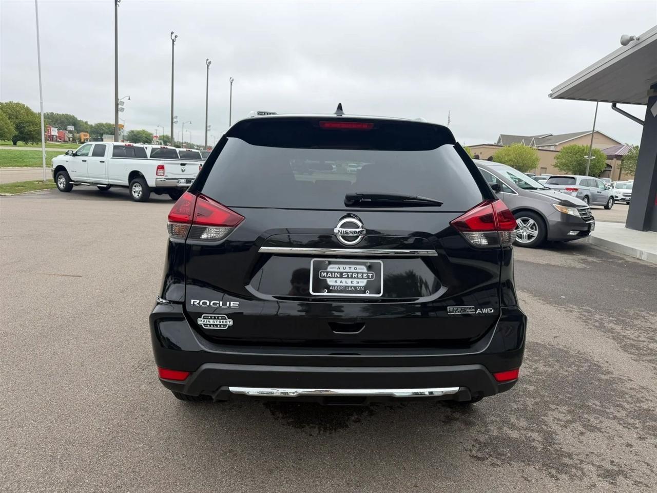 Nissan Rogue  2020
