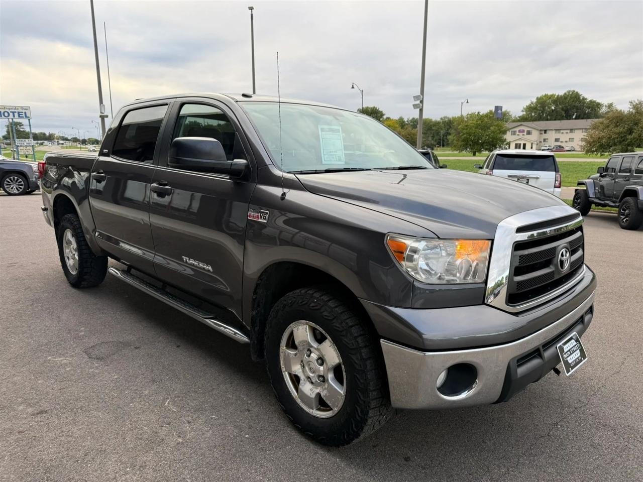 Toyota Tundra  2011