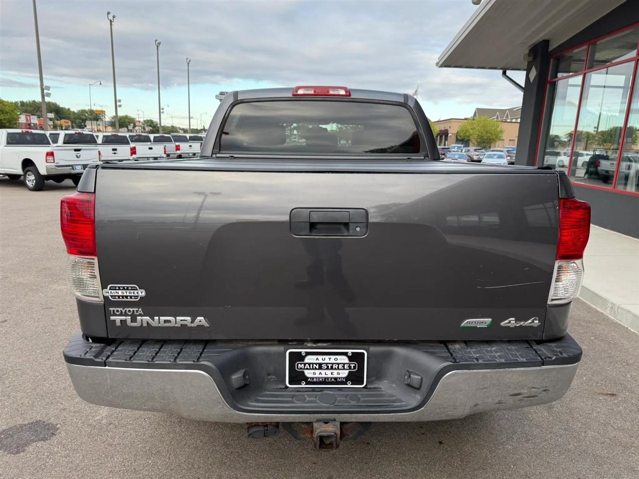 Toyota Tundra  2011