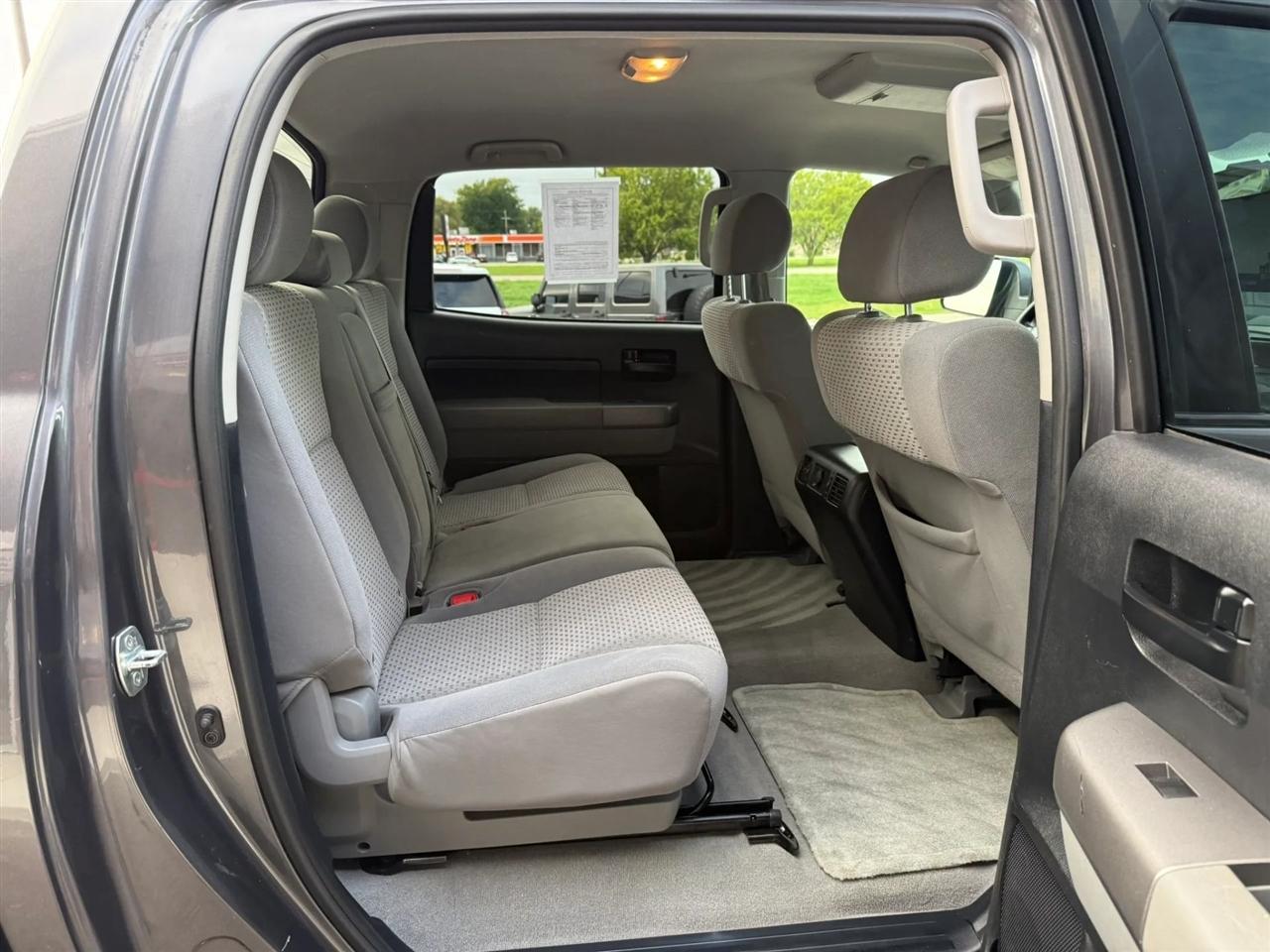 Toyota Tundra  2011