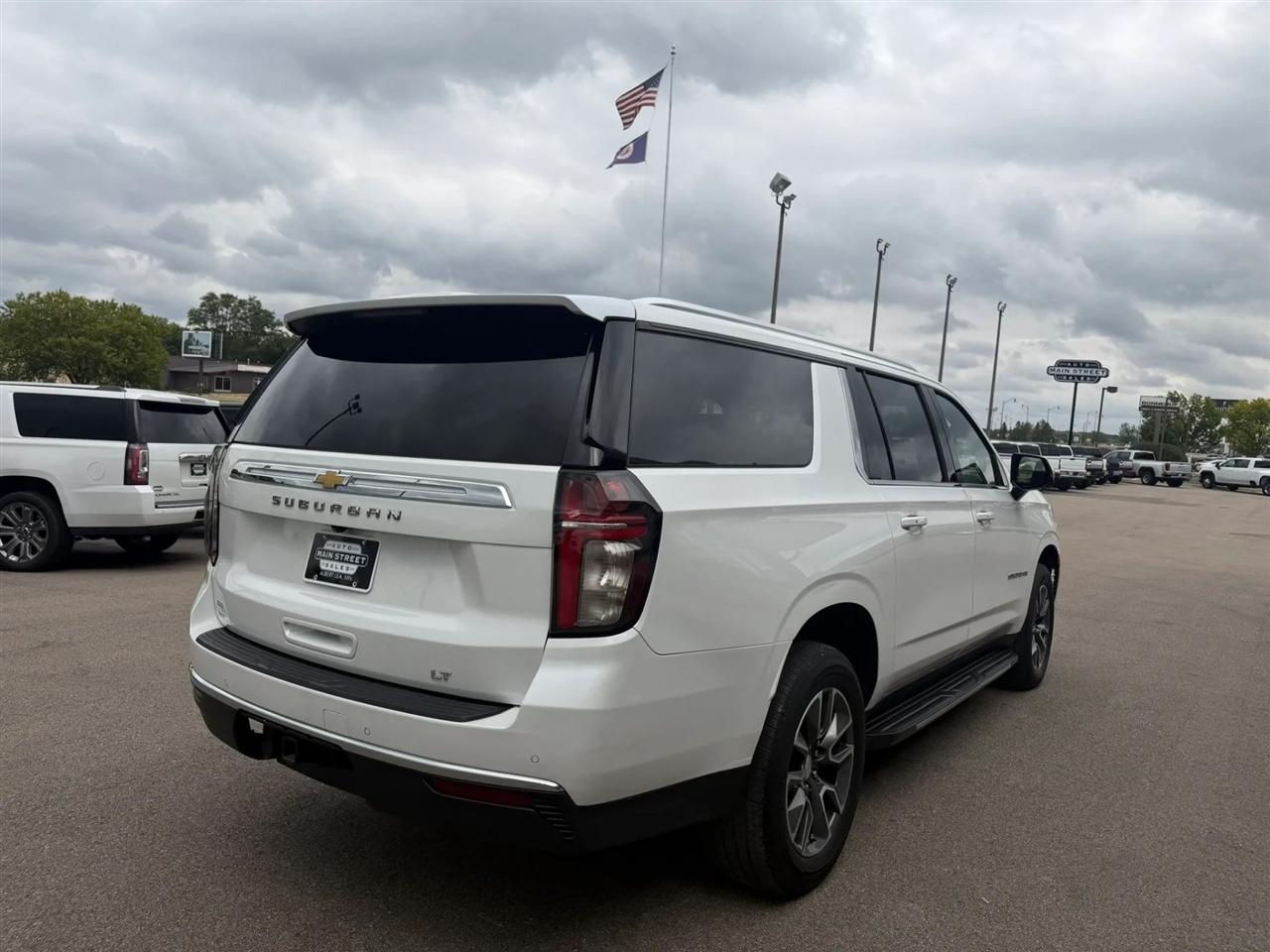 Chevrolet Suburban  2021