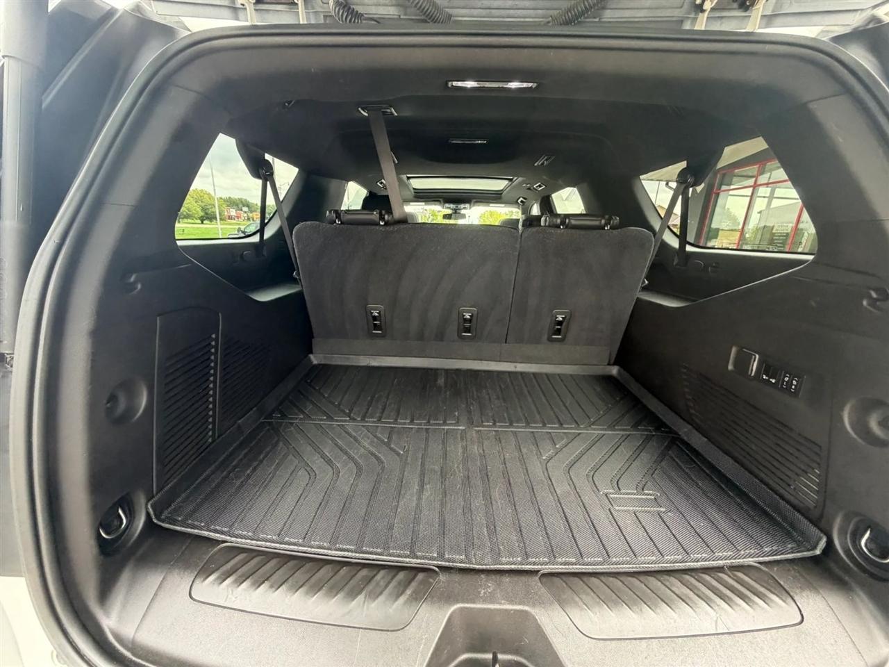 Chevrolet Suburban  2021