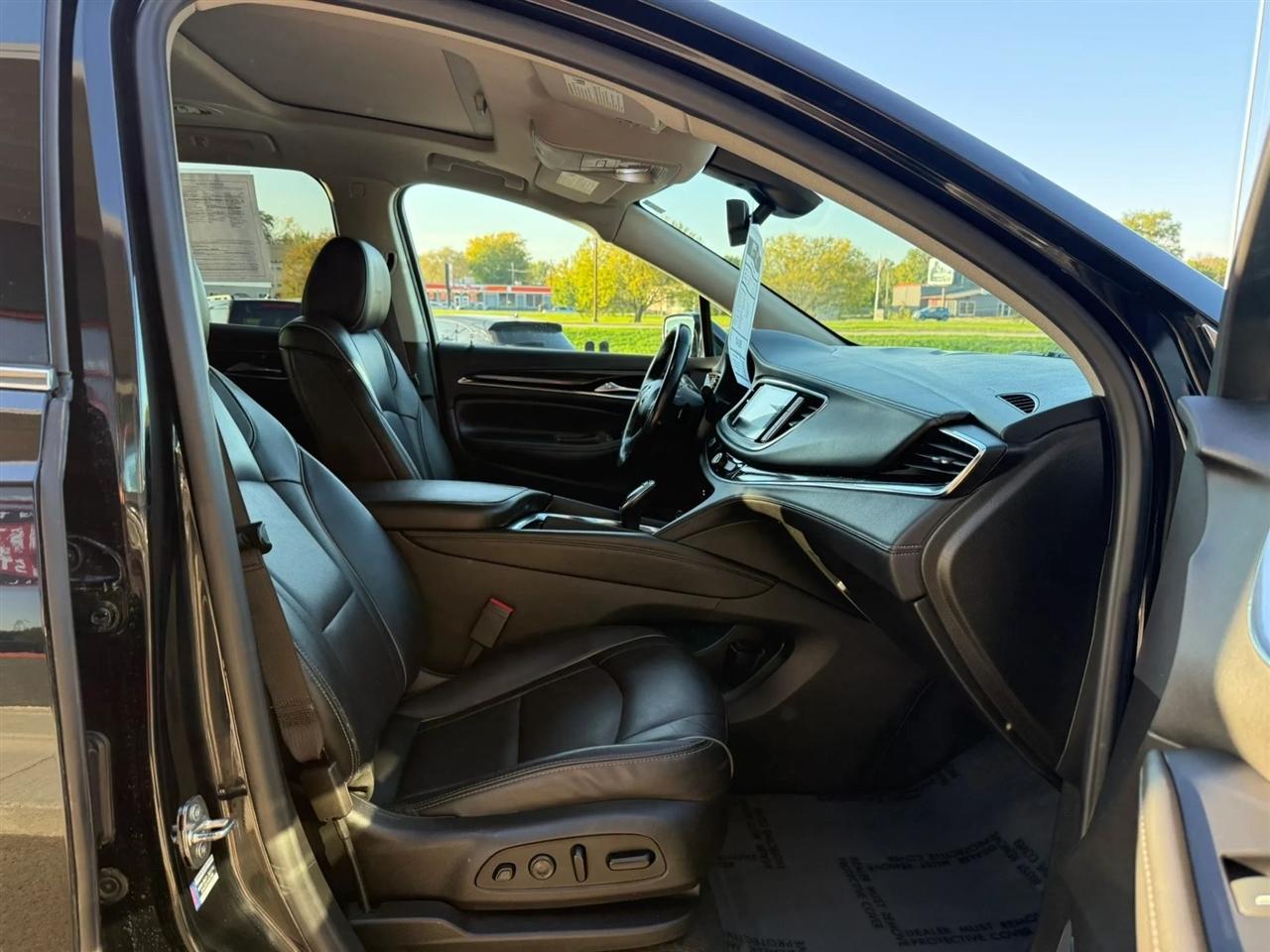 Buick Enclave  2021