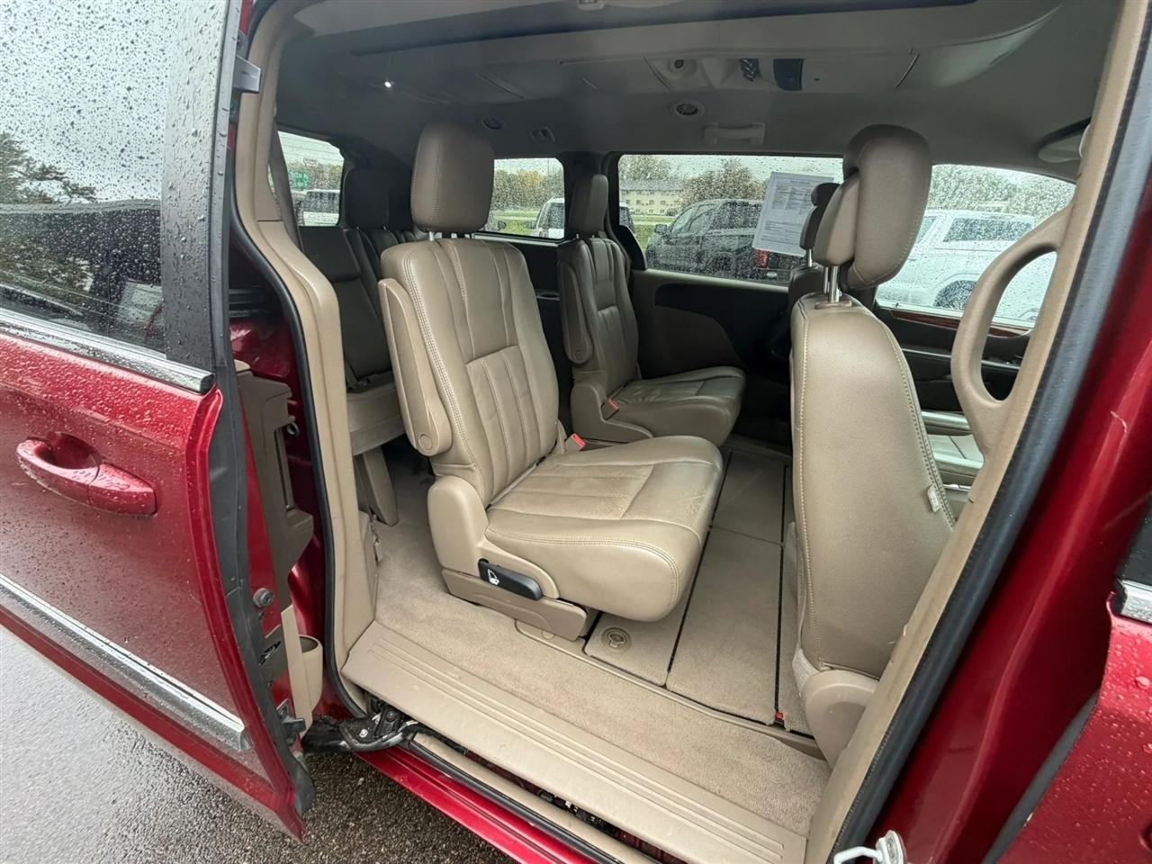 Chrysler Town & Country  2012