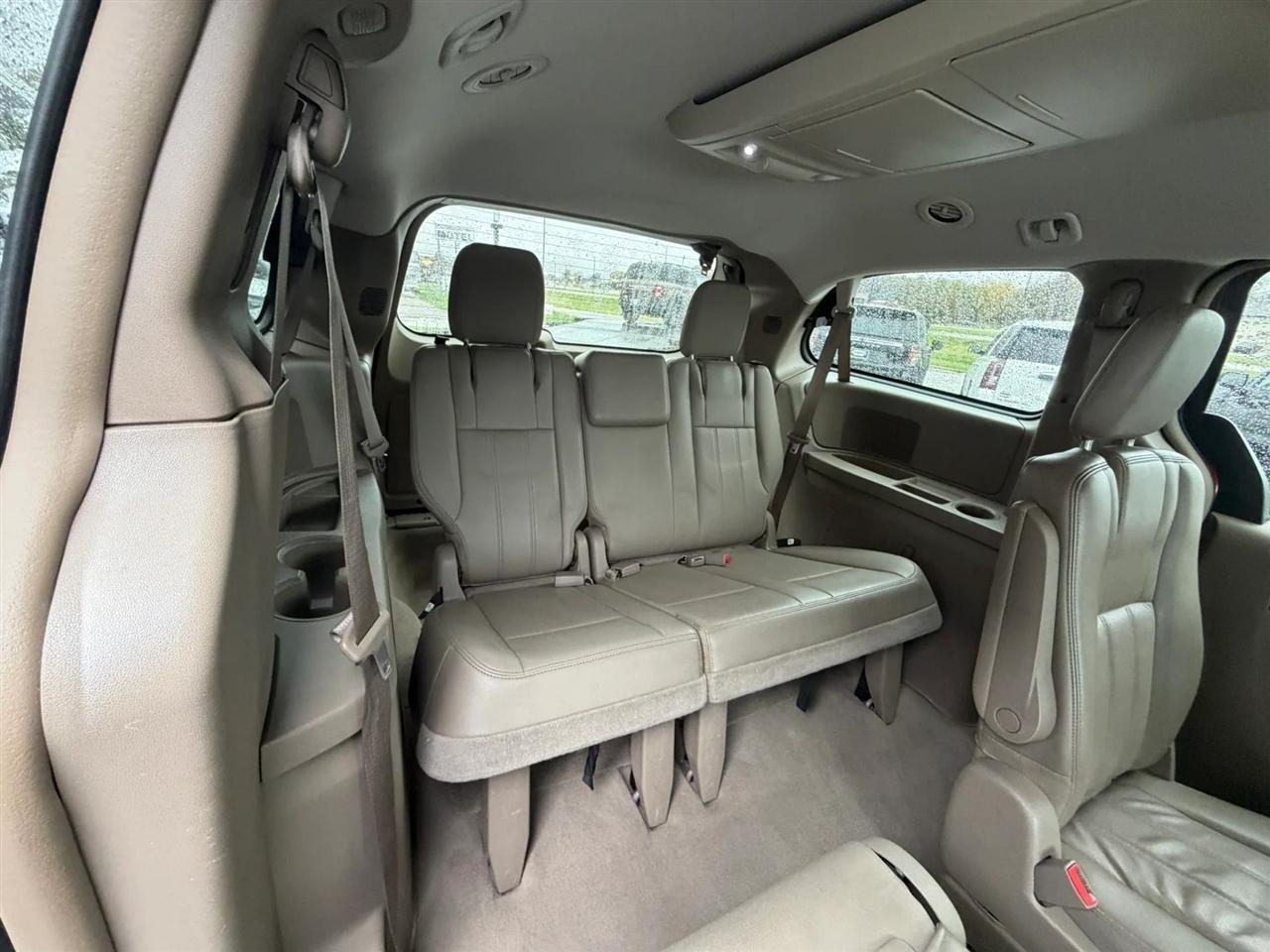 Chrysler Town & Country  2012