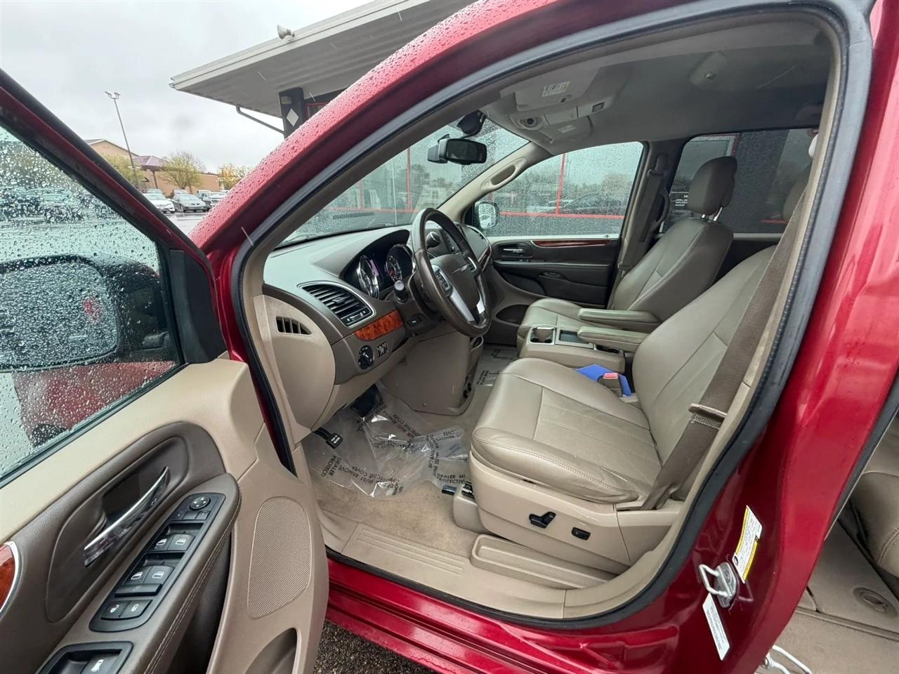 Chrysler Town & Country  2012