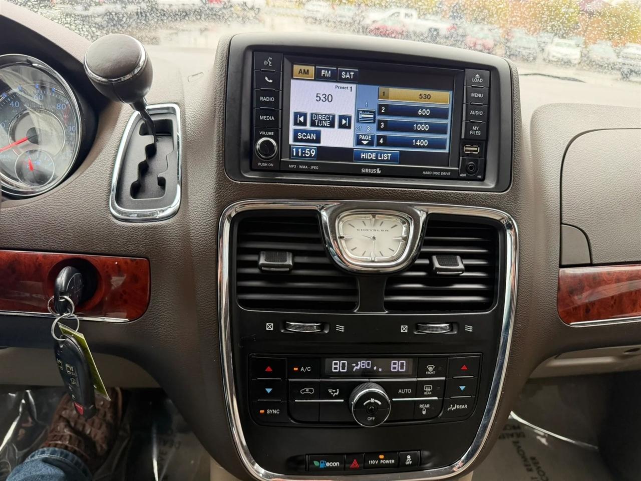 Chrysler Town & Country  2012
