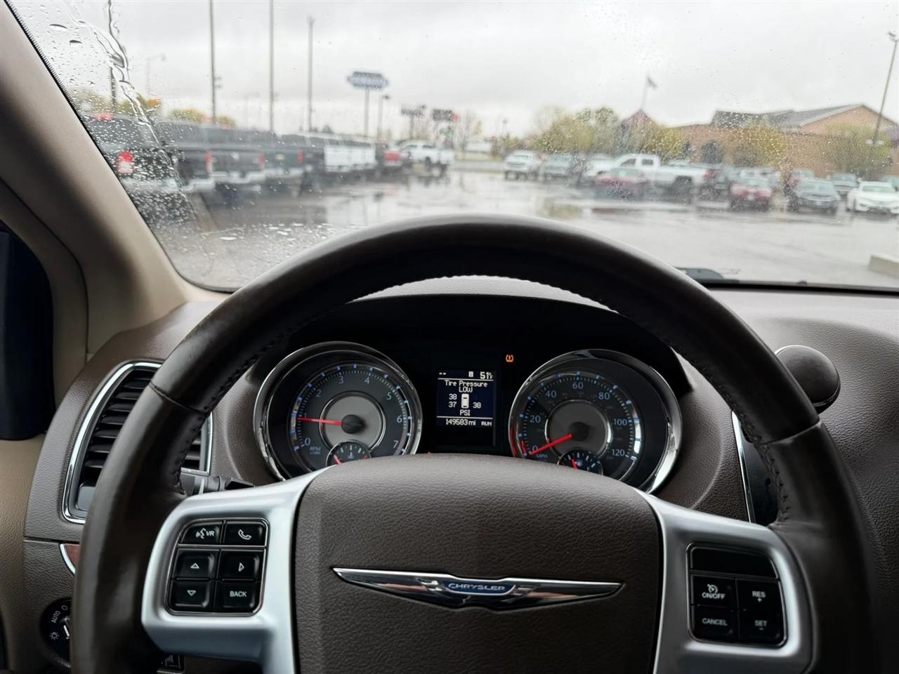 Chrysler Town & Country  2012