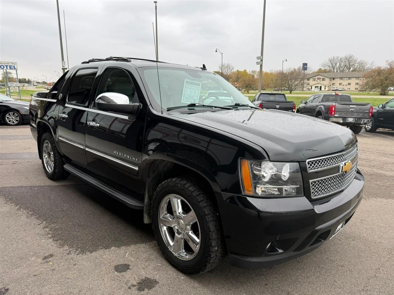 Chevrolet Avalanche  2013