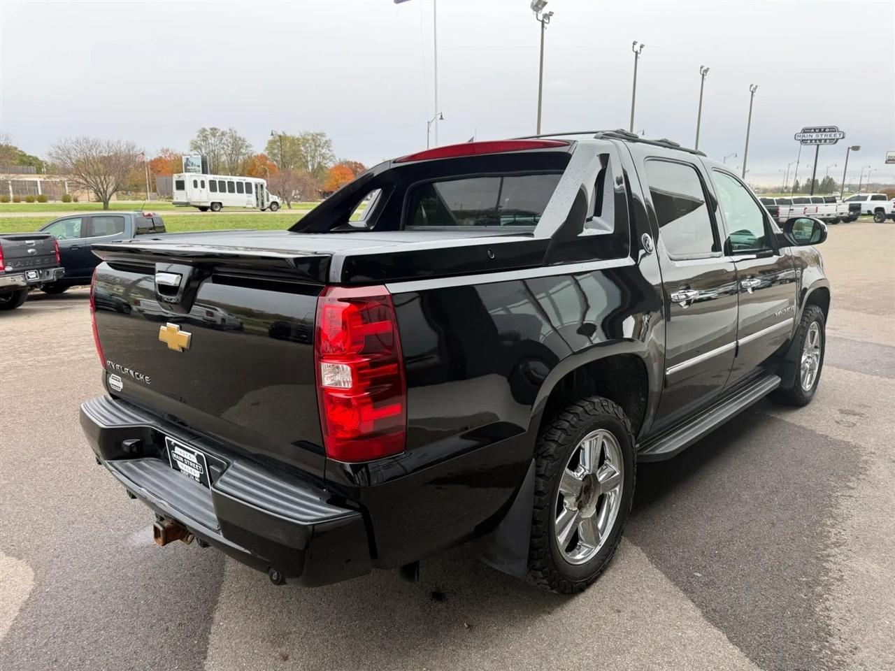 Chevrolet Avalanche  2013