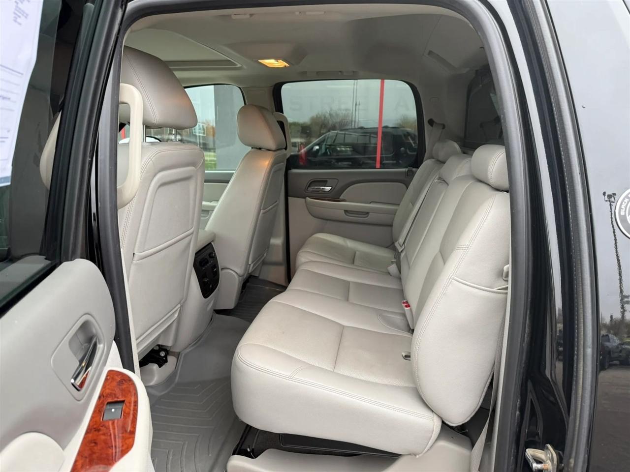 Chevrolet Avalanche  2013