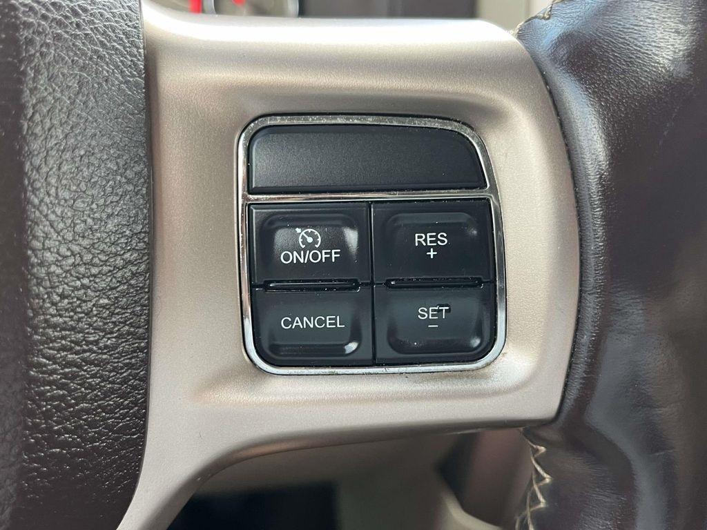 RAM 1500 4WD Crew Cab 140.5" Laramie Longhorn Edition 2013
