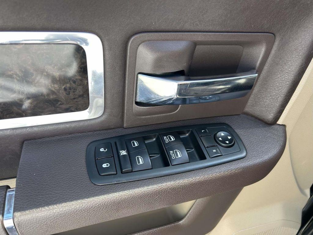 RAM 1500 2WD Crew Cab 140.5" Laramie Longhorn Edition 2011