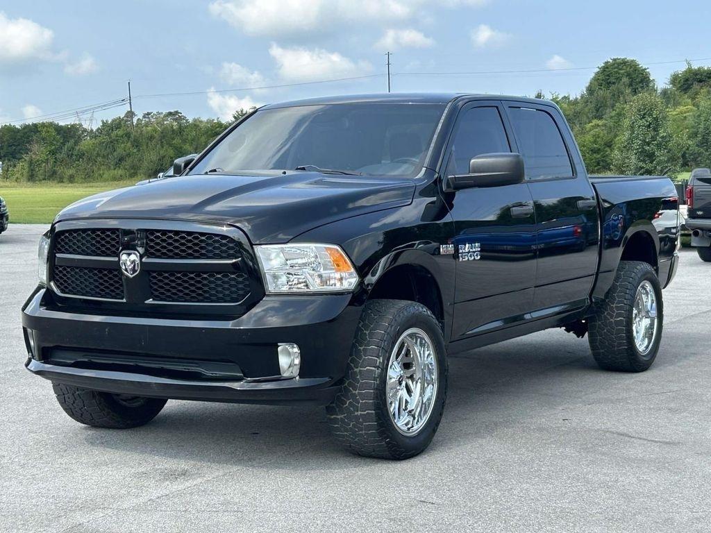 RAM 1500 4WD Crew Cab 140.5" Express 2014