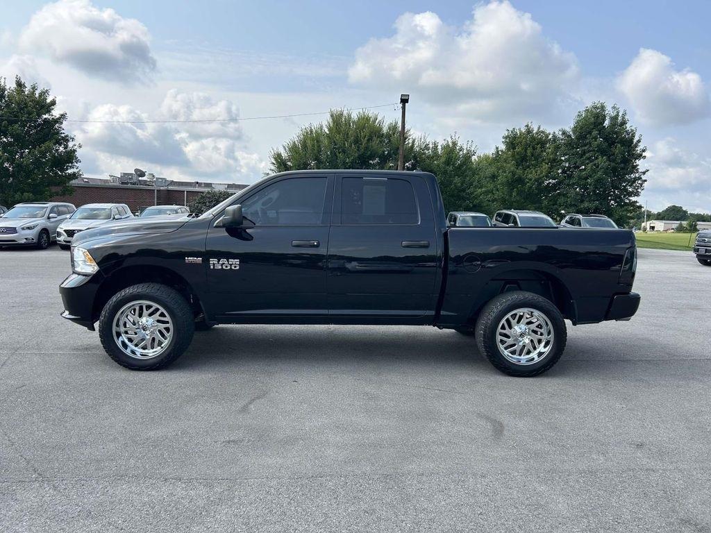 RAM 1500 4WD Crew Cab 140.5" Express 2014