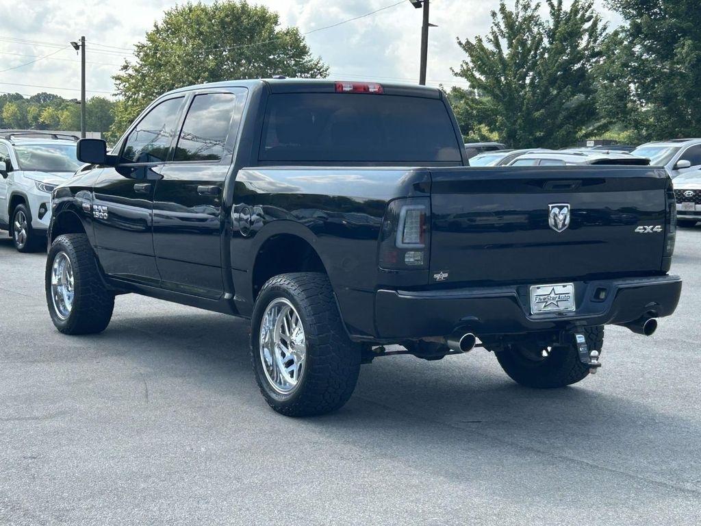 RAM 1500 4WD Crew Cab 140.5" Express 2014