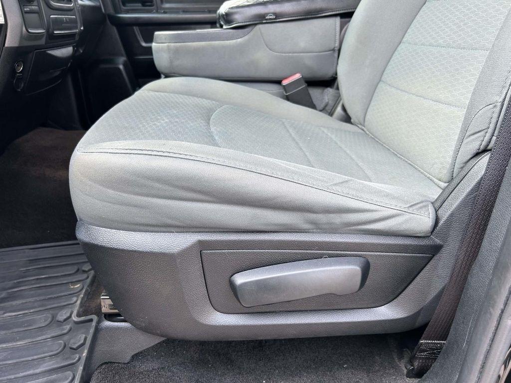 RAM 1500 4WD Crew Cab 140.5" Express 2014