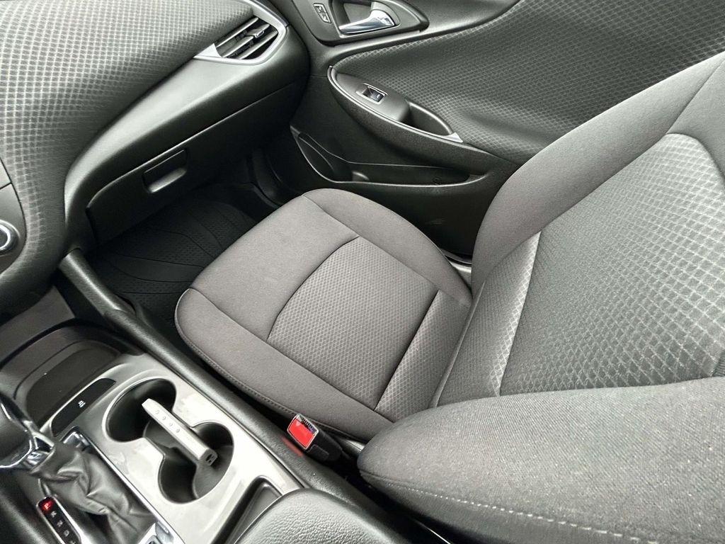 Chevrolet Malibu 4dr Sdn LS w/1FL 2023
