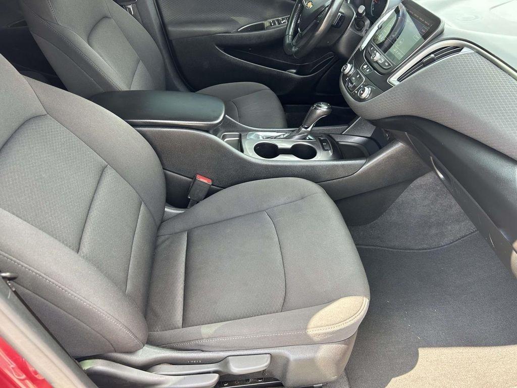 Chevrolet Malibu 4dr Sdn RS 2020