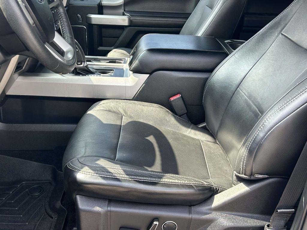 Ford F-150 4WD SuperCrew 157" Lariat w/HD Payload Pkg 2015