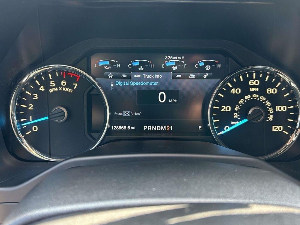 Ford F-150 4WD SuperCrew 157" Lariat w/HD Payload Pkg 2015
