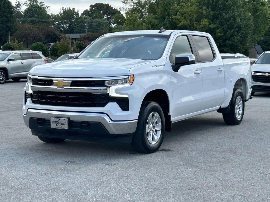 Chevrolet Silverado 1500 4WD Crew Cab 147" LT w/1LT 2025