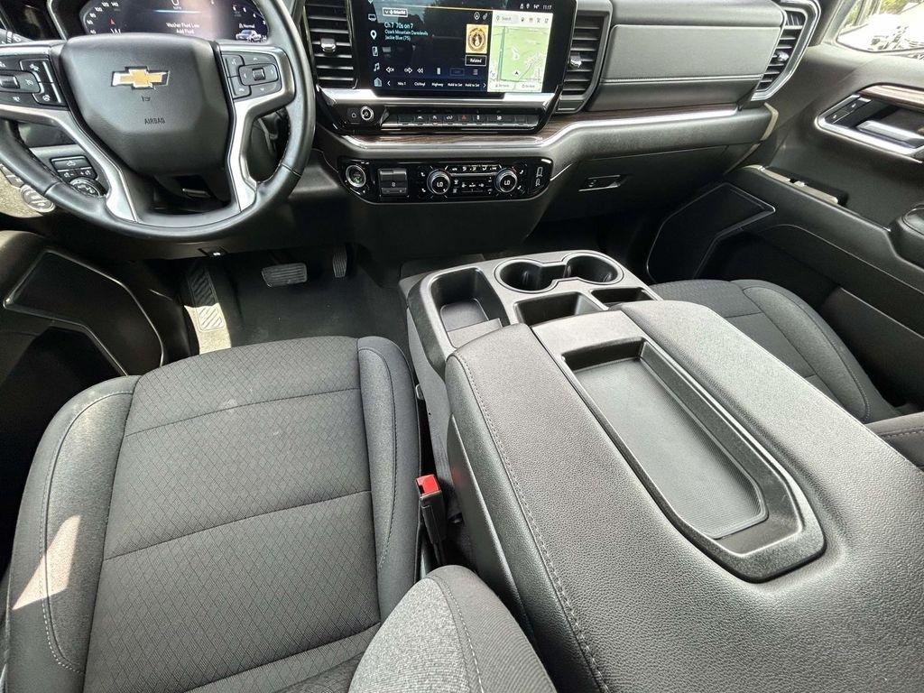 Chevrolet Silverado 1500 4WD Crew Cab 147" LT w/1LT 2025