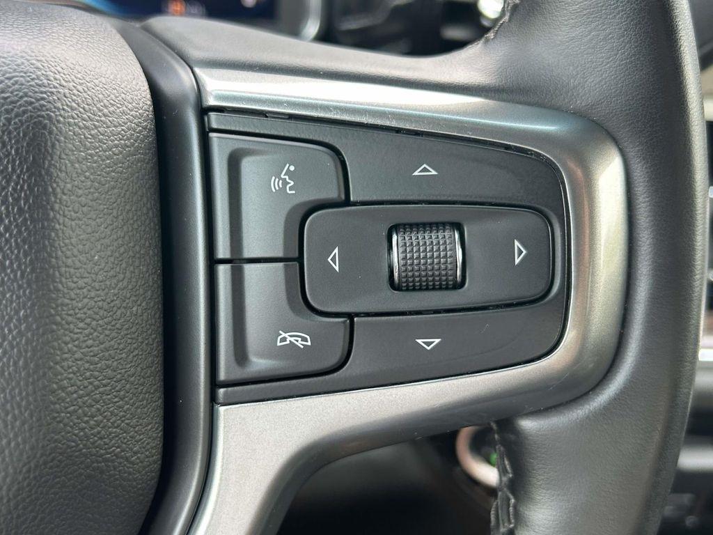 Chevrolet Silverado 1500 4WD Crew Cab 147" LT w/1LT 2025