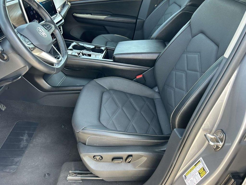 Volkswagen Atlas 2.0T SE w/Technology 4MOTION 2024