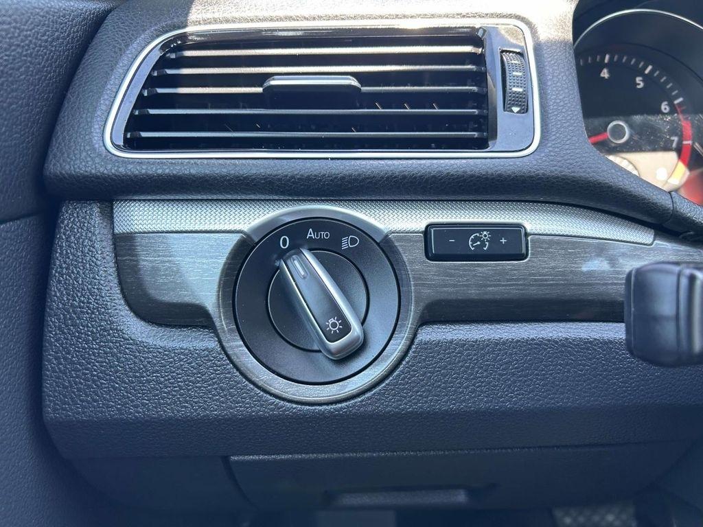 Volkswagen Passat 1.8T SE Auto 2017