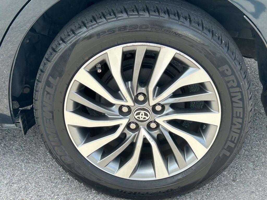 Toyota Corolla 50th Anniversary Special Edition CVT (Natl) 2017