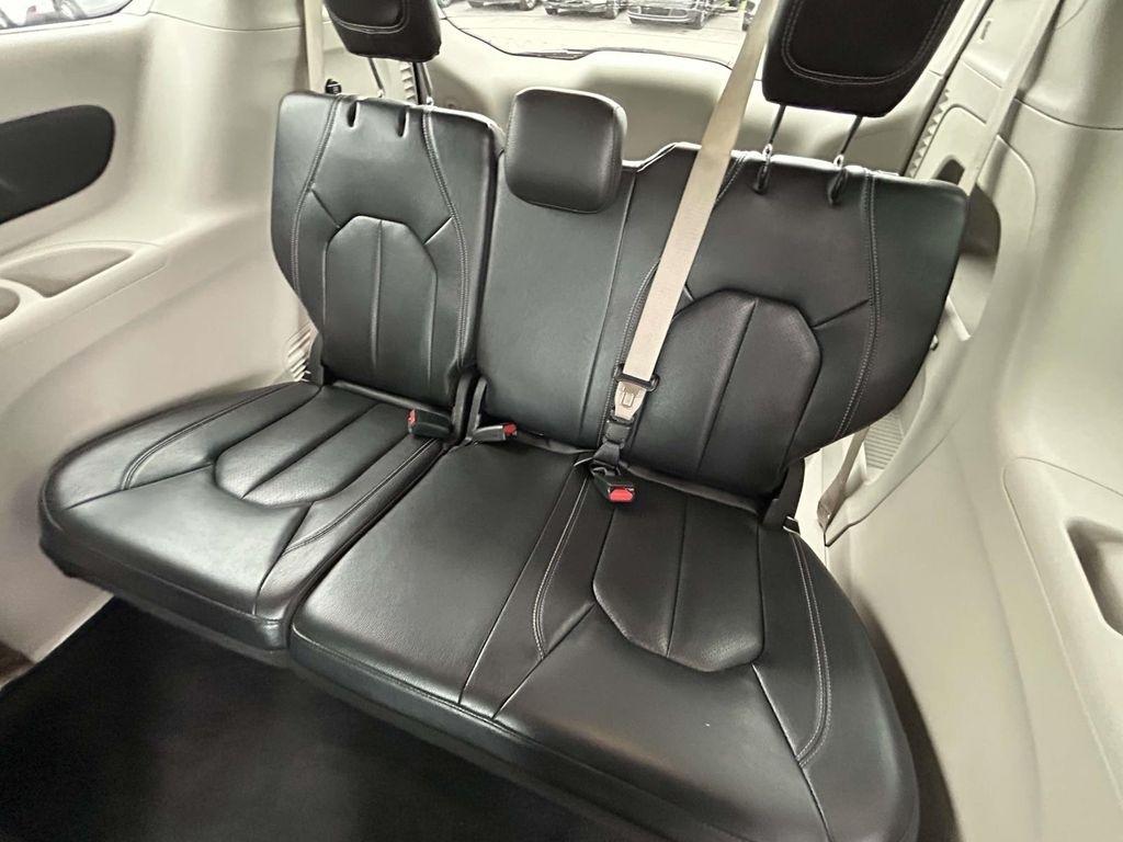 Chrysler Pacifica Touring L FWD 2022