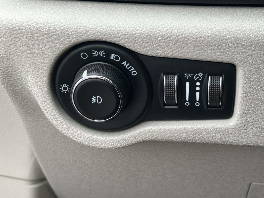 Chrysler Pacifica Touring L FWD 2022