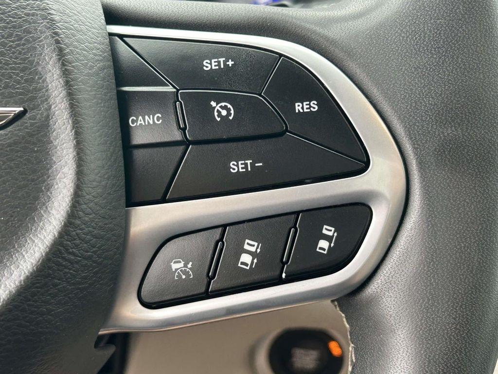 Chrysler Pacifica Touring L FWD 2022