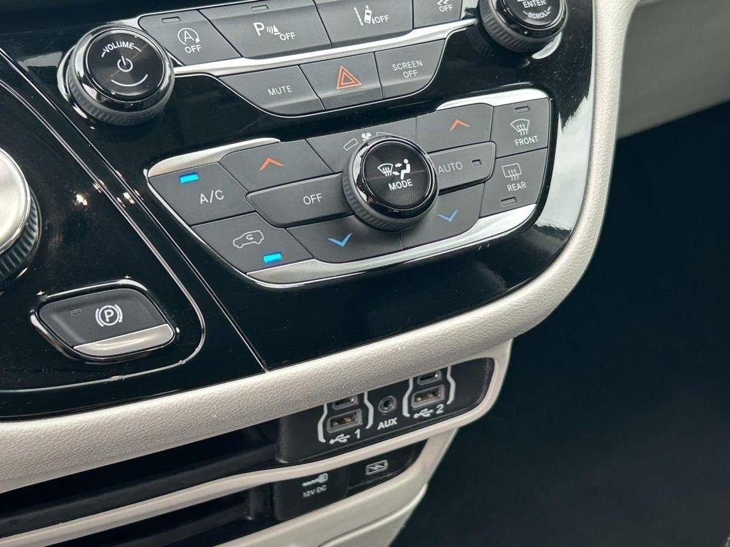 Chrysler Pacifica Touring L FWD 2022