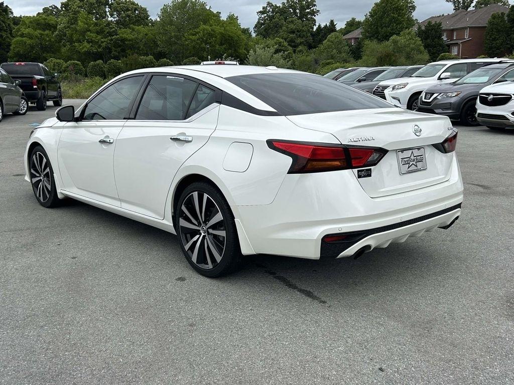 Nissan Altima 2.5 Platinum Sedan 2019