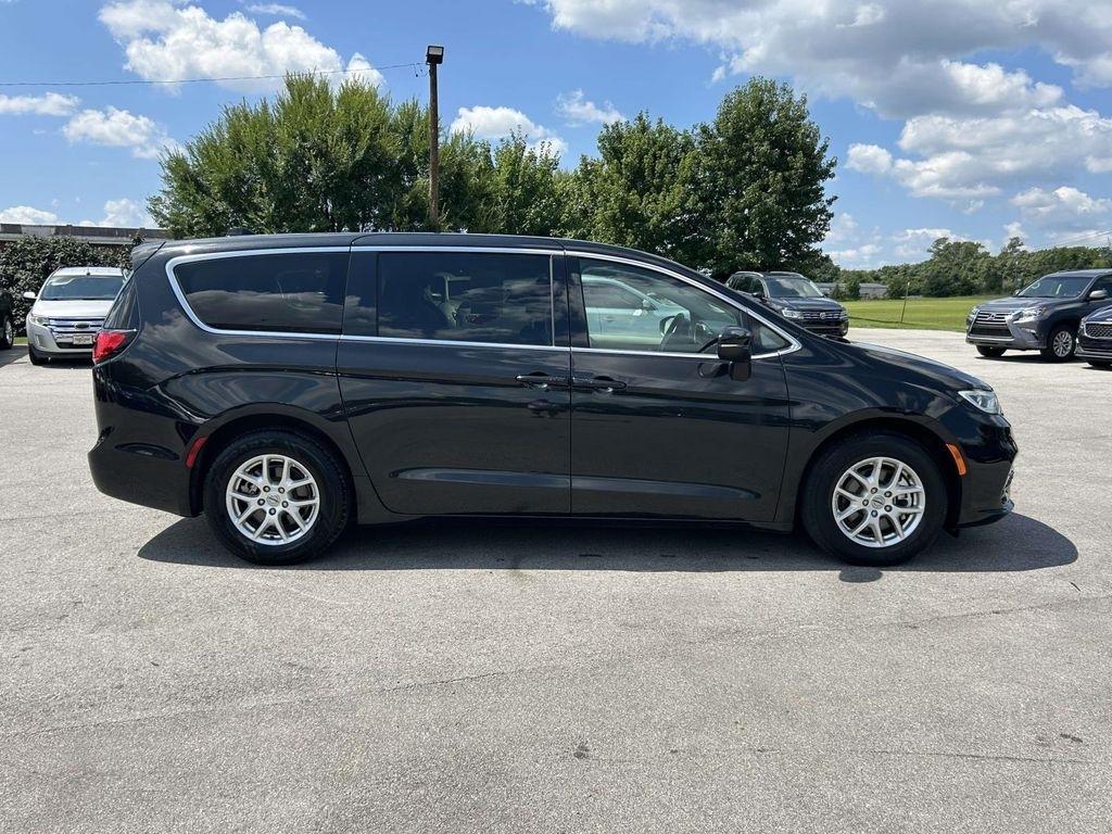 Chrysler Pacifica Touring L FWD 2023