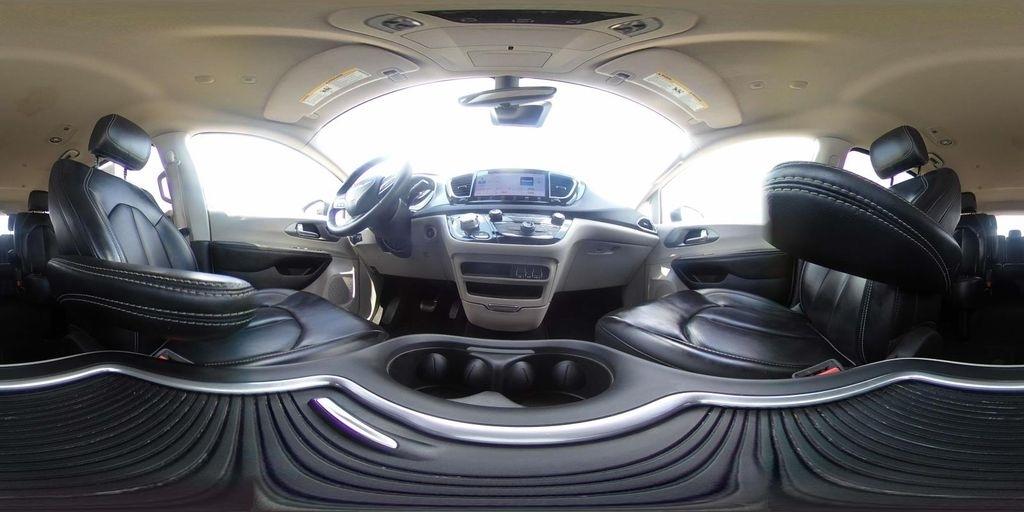 Chrysler Pacifica Touring L FWD 2023