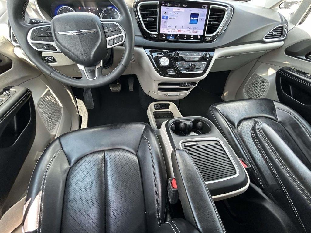 Chrysler Pacifica Touring L FWD 2023