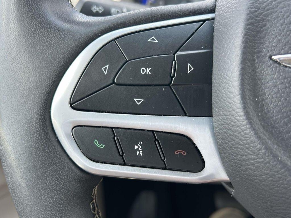 Chrysler Pacifica Touring L FWD 2023